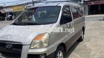 cần bán Hyundai Starex 6 người 800 ký có máy lạnh