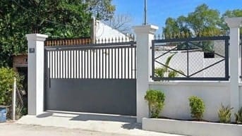 Chủ kẹt tiền cần bán gấp nhà đang xây dở. 153,9m2 đất ngay mặt tiền 