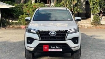Toyota Fortuner 2.4AT 4X2 2020 Xe hãng bán