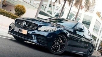 Mercedes C300 AMG màu xanh odo chỉ 31000 km