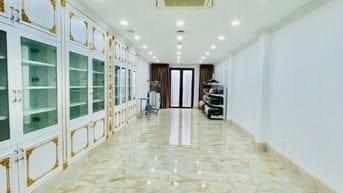Cho thuê nhà góc hai mặt tiền số 150C Huỳnh Văn Bánh, Phường 11, Quận 