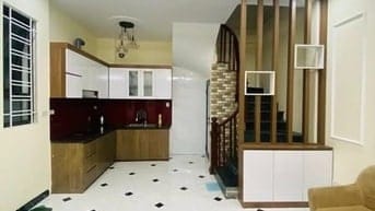 Nhà Bát Khối Đẹp Miễn Chê - 15m Ra Ô tô 7 Chỗ Đỗ - Chỉ Hơn 5 Tỷ xíu