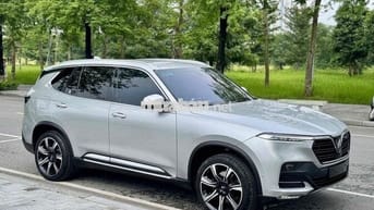 Lux SA Premium 2019 đi 22.000km đẹp xuất sắc