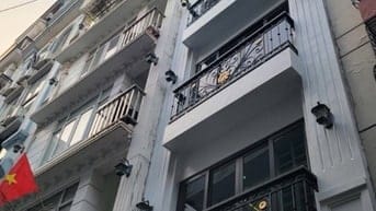 Cần bán gấp nhà Cầu Giấy - 42m2 - lô góc - ô tô - kinh doanh - hơn 13t