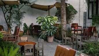 NHÀ SÂN VƯỜN TRUNG TÂM QUẬN 1 – MẶT BẰNG RỘNG 13M X 24M - GIÁ TỐT 