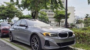 BMW 320i Sportline Model 2025 - 11000 km