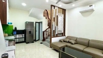 NHÀ ĐẸP BÁT KHỐI,LONG BIÊN   ÔTÔ ĐỖ CỬA NGÀY ĐÊM – 5 TẦNG MỚI CỨNG