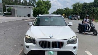 Bán rẻ BMW X1 SPORT 2011 zin AZ độ full options rất đẹp như mới 