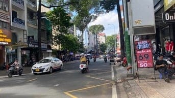 Siêu vị trí ngay Ngã 6 Phù Đổng Chỉ 500m đi bộ đến chợ Bến Thành
