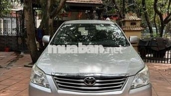 Toyota Innova 2013 2.0E