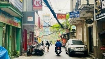 Bán nhà 30m ra đường Láng - Đống Đa - phân lô - ô tô tránh - MT 5.2m 