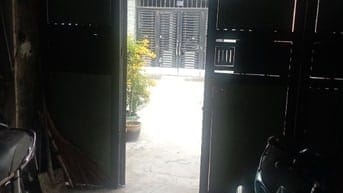 Nhà đường rộng sau mT đường Phạm Hùng 