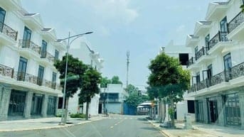 Nhà phố liền kề KDC Đông Hưng - Dĩ An - TP. HCM cách chợ Dĩ An chỉ 50m