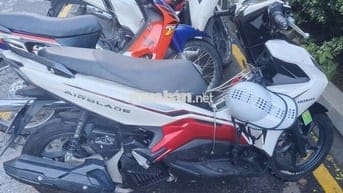 Bán xe air blade khoá từ smart key Hà Nội trắng đỏ