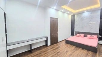 NHÀ ĐẸP KIM GIANG ĐỐI DIỆN KĐT LINH ĐÀM 5M RA ĐƯỜNG OTO 31M 3 NGỦ 