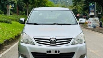 Toyota Innova 2010 G - 200000 km
