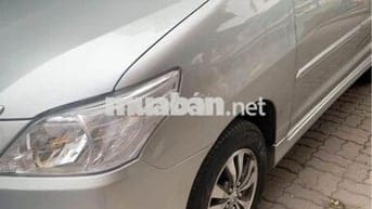 Toyota Innova 2015 2.0E - 900000 km