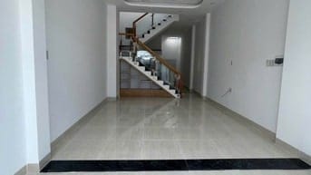 Nhà cần bán DT56m2-2tầng-3PN-ôtô Đậu cửa-Vĩnh hoà-Nha Trang- chỉ 2ty90