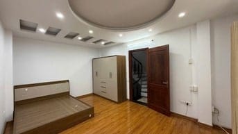 Phân lô Lý Nam Đế 60m2*3T,mt:4,8m,oto ,TT Quân Đội Giá 18,5 tỷ.