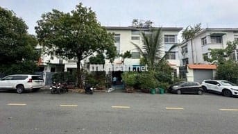 Biệt thự song lập mặt tiền Phạm Thái Bường, Phú Mỹ Hưng, Q7