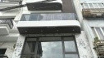 Phân lô Hoàng Quốc Việt - thang máy nhập khẩu - ôtô đỗ cửa - nội thất 