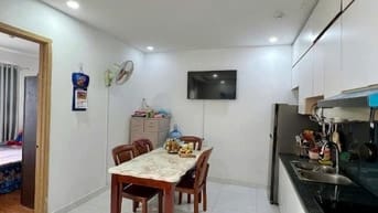 Chung cư D5, P25, Bình Thạnh: 3p ngủ, 110m2, giá 15tr, full nội thất