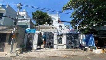Biệt thự cần bán hoặc cho thuê-***
