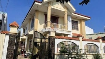Biệt thự thị trấn Hóc Môn, đường nhựa 8m,1 trệt 1 lầu, 4m x 25m, 16 tỷ