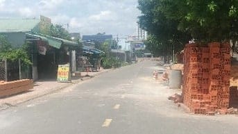 Cần bán nhà 1 trệt 2 lầu, đúc 3 tấm thật, giá rẻ