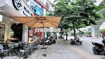NHÀ MẶT PHỐ - GẦN BẾN KHÁCH - KINH DOANH RẤT ĐÔNG KHÁCH