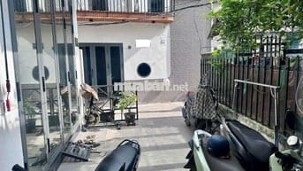 Nhà nc 2 lầu 4PN 3VS Mai Văn Ngọc P10 Q.phú Nhuận