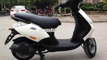 xe zip piaggio màu trắng