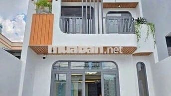 Bán nhanh nhà 1 trệt 1 lầu sổ riêng 120m2 ngay sát KCN Nam Tân Uyên