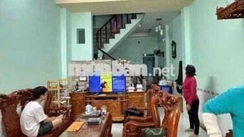 NHÀ HẺM ÔTÔ GẦN TRƯỜNG,UBND NHĨNH 4TỶ