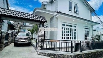Villa 3 Mặt Tiền Trung Tâm Đà Lạt – Không Gian Yên Bình Giữa Lòng Phố
