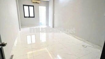 🍀 Nhà đẹp, 3x10 - 3 tầng đường Nguyễn Tiểu La, gái chỉ 12tr TL