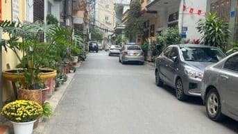 Bán nhà Trung Kính 5 tầng, ô tô ra vào, 75m2, ngõ nông, khu cán bộ