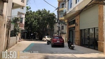 Nhà riêng 40m x 7T có thang máy oto vào nhà,giá 13,5 tỷ, ngõ110 Nam Dư