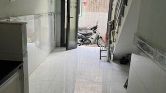 Cho thuê nhà hẻm 2.5m (XM) Bình Tiên, P.8, Q.6 giá 5.5tr