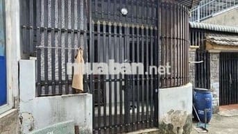 Nhà cấp 4 gần trường cấp 1.2.3 và chợ Dĩ An 1, Tp Dĩ An.