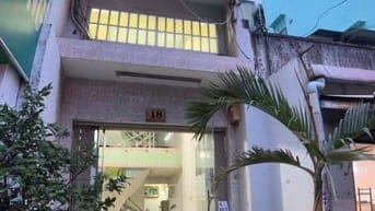 Cho thuê nhà mặt tiền nở hậu Nguyễn Công Trứ, Bình Thạnh, 4 tầng