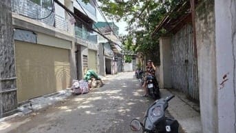 🏡 VIỆT HƯNG – BÁN ĐẤT TẶNG NHÀ 2 TẦNG – VỊ TRÍ ĐẸP – TIỆN ÍCH ĐẦY ĐỦ 