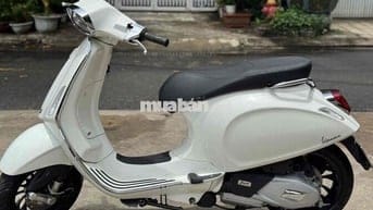 Vespa đk 2022 lên đầu gù zin 8000 km chính chủ