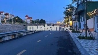 Gần 3 tỷ - Đất nở hậu gần hồ điều hòa