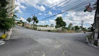 Bán nhà 3 tầng - gần 40m2 - Full sổ đỏ thổ cư