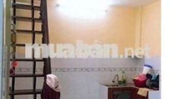 Nhà cách mạng tháng 8,có 1 trệt,1 lầu,mới.
