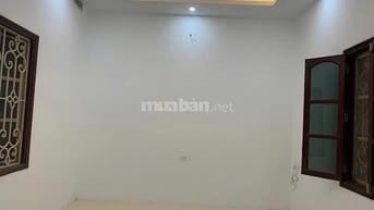 Cho thuê nhà ngõ 279 giảng võ 85m x4T giá 18tr/th