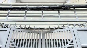 Góc 3 mặt Hẻm Hoà Hưng,Có cửa sau 5Tầng,4PN, Siêu Thị,Tr Học,Cửa Hàng 