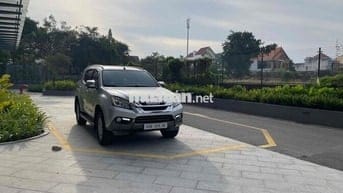 Isuzu Mu X 2017 2.5 4X2 MT - Xe gia đình