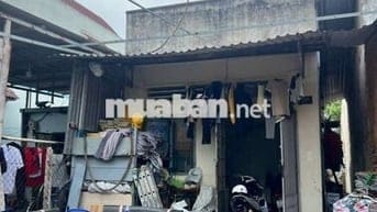Bán đất tặng nhà cấp 4, gần đường lớnNguyễn Du trường học phườngDĩ An